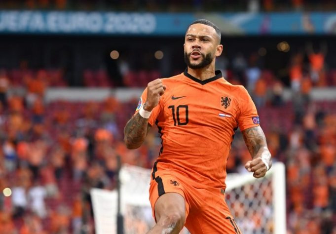 Memphis Depay looking forward to pairing up with Messi and Aguero